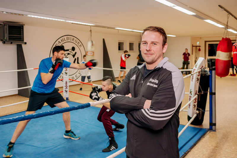 Vereinsvorsitzender Martin Borchers am Boxring