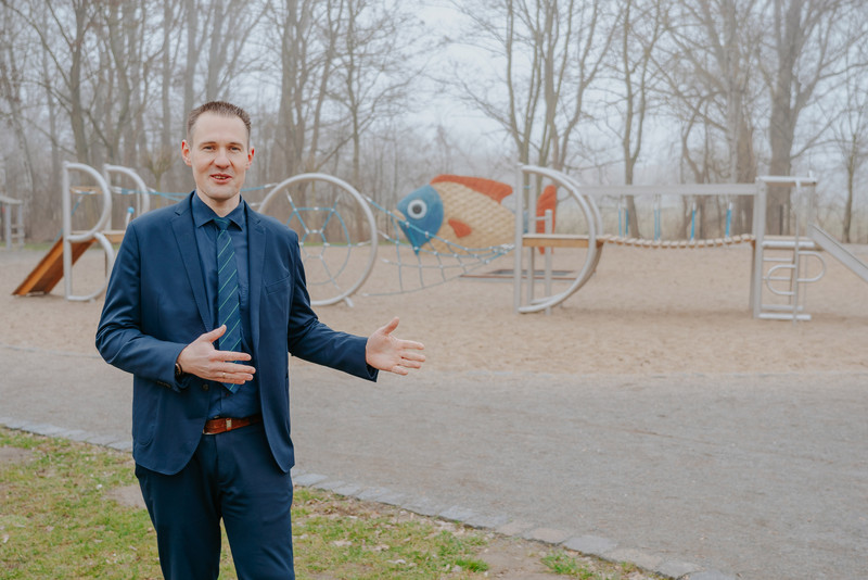 Das Foto zeigt Verbandsgemeindebürgermeister Fabian Stankewitz.