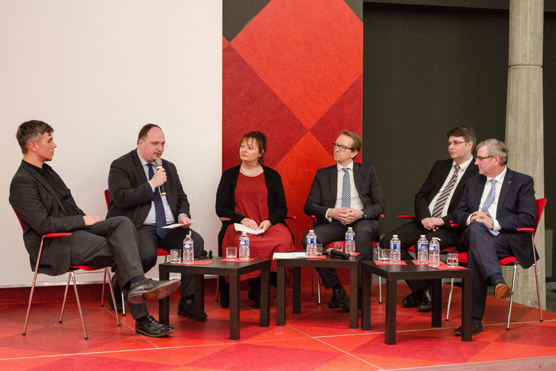 Die Vortragenden bei der Podiumsdiskussion