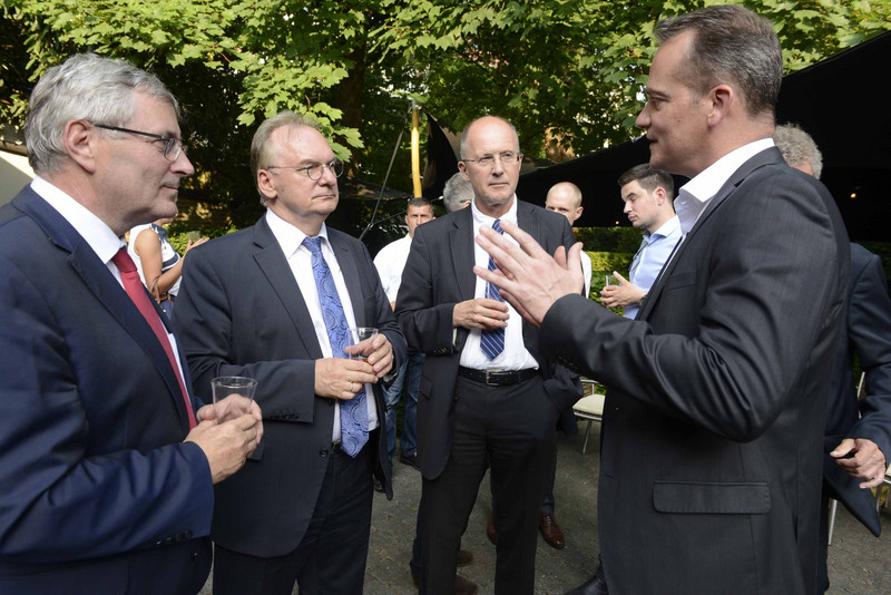 Dr. Jürgen Ude, Dr. Reiner Haselhoff, Burkhard Fieber und Oliver Paasch im Gespräch